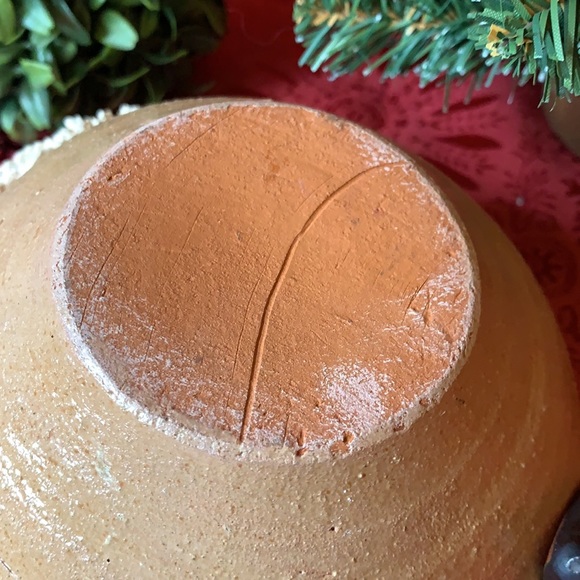 Whimsical signed BILL HICKS handmade glazed pottery Santa bowl - Picture 6 of 9